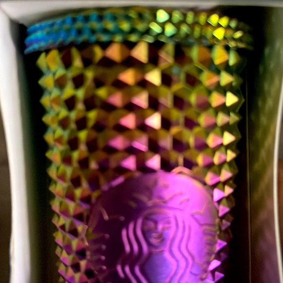 Starbucks oil slick keychain - Picture 2 of 5
